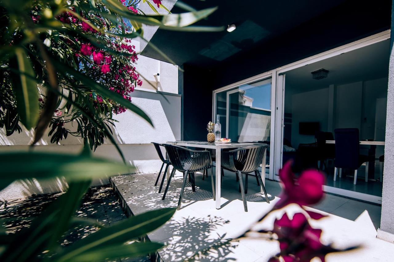 Villa Tina Novalja Bagian luar foto