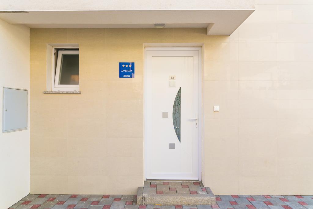 Villa Tina Novalja Bagian luar foto